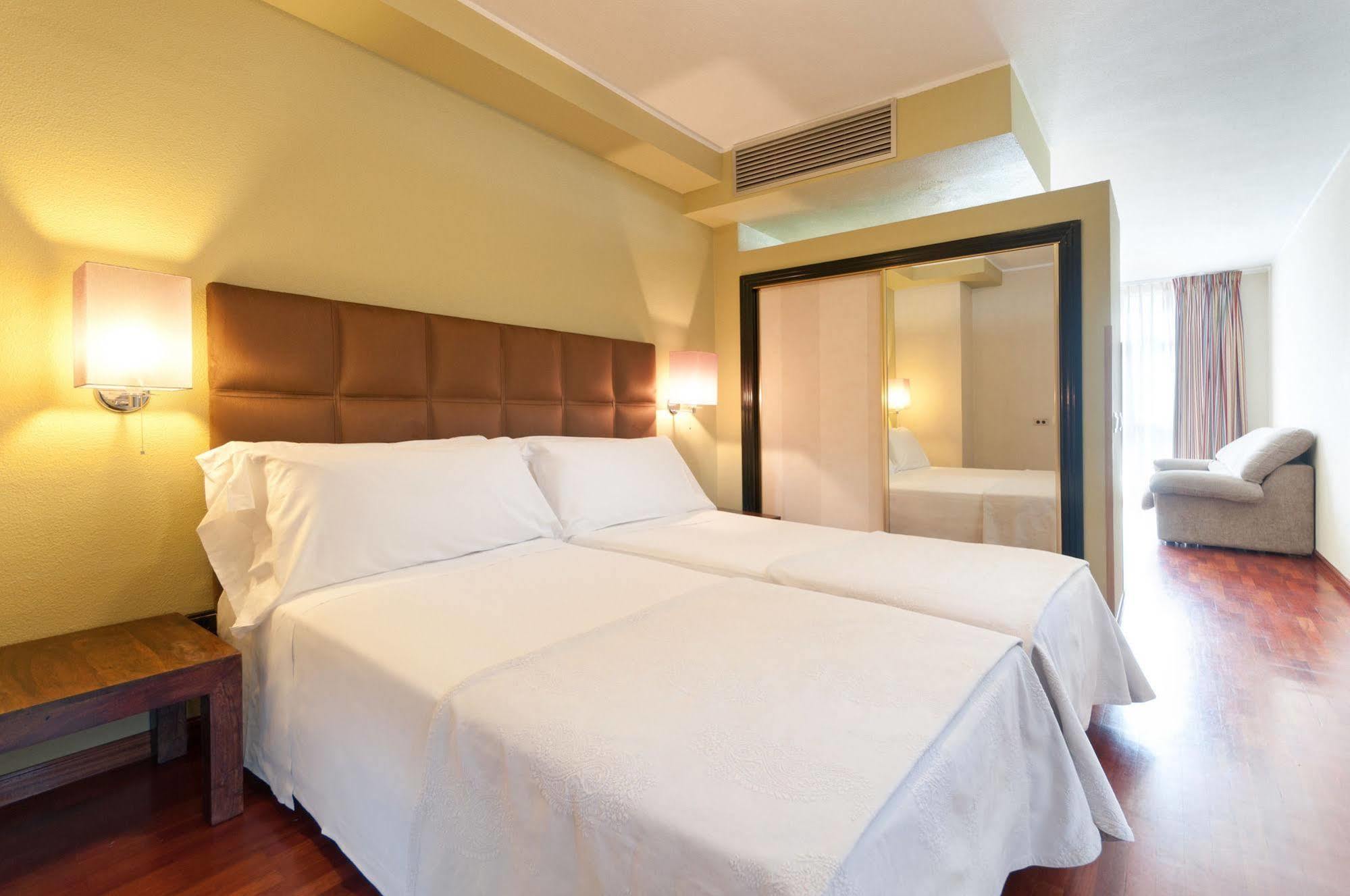 Tryp Valladolid Sofia Parquesol Hotel Værelse billede